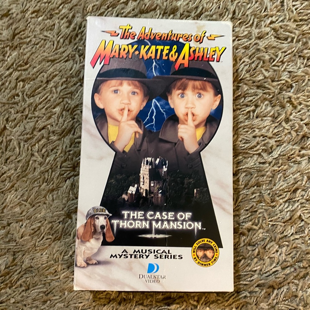 THE MANY ADVENTURES OF MARY KATE & ASHLEY VHS
